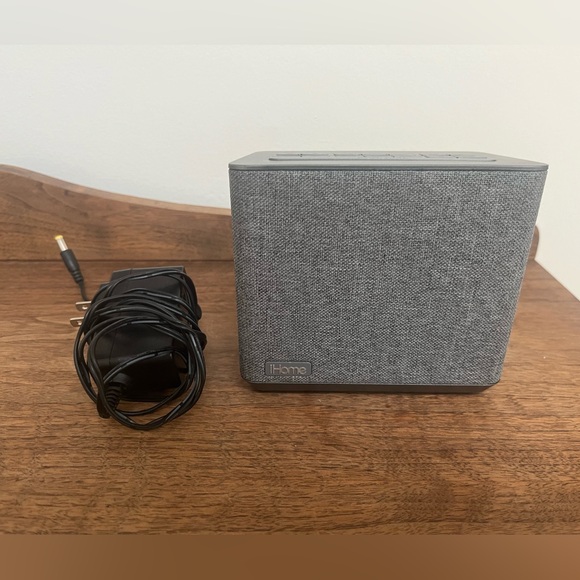 APPLE ihome ALARM CLOCK RADIO AND MUSIC PLAYER - Picture 3 of 6